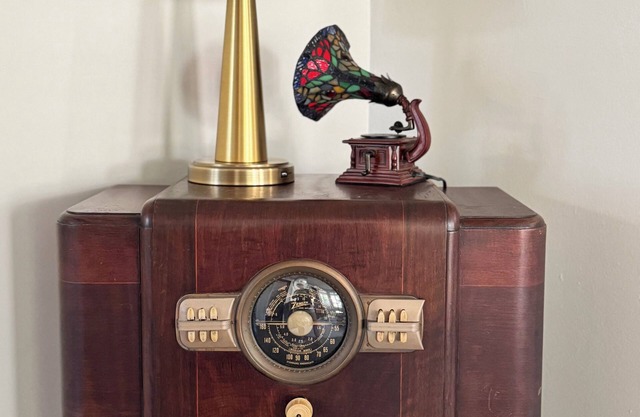 Modern Meets Vintage! Sleeps 12-14! Game Room, Patio, FUN!