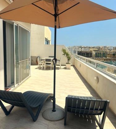 Modern Penthouse with terraces in Marsascala
