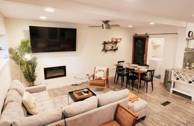 Modern quaint home close to everything in Atlanta! The Muse