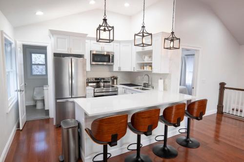 Modern Retreat Poconos 3BR Fire Pit Skiing