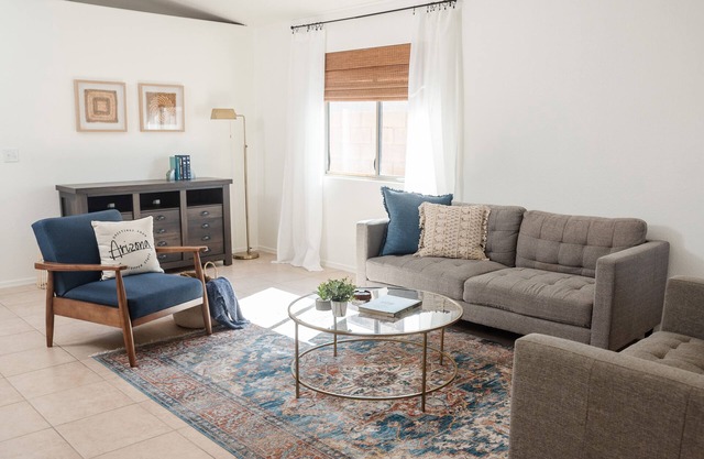 NUEVO: Casa Southwest moderna recientemente renovada