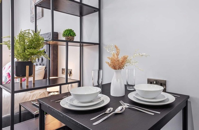Modern Serviced Studio Flat Near Central London