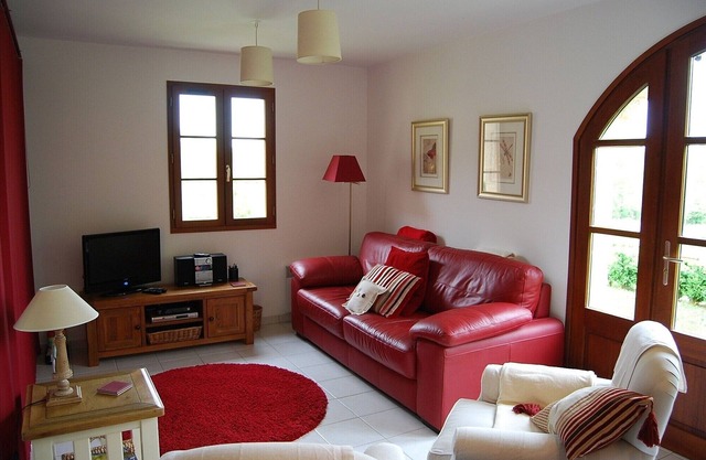 Modern Spacious Villa 15 minutes walk to the centre of Brantome