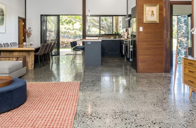 Modern spacious country home with fig trees & valley views - central Byron Shire