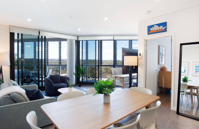 Modern Splendour, Macquarie Park I30