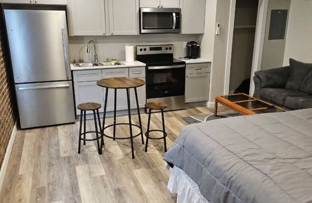 Modern Studio with Private Deck--Unit 204
