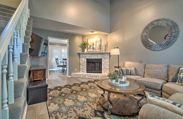 Modern Townhome w/ Fireplace: Near Stoll Park