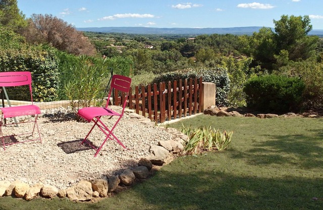 Villa moderna con piscina privada climatizada cerca del Mont Ventoux.