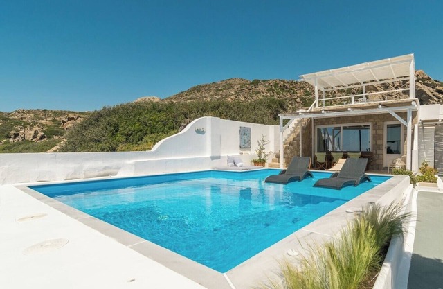 Casa moderna con una impresionante vista al mar.