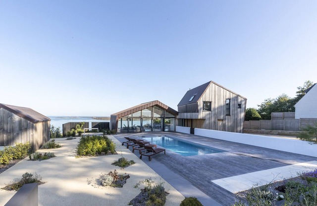 Villa moderna con impresionantes vistas al mar, piscina, Jaccuzi.
