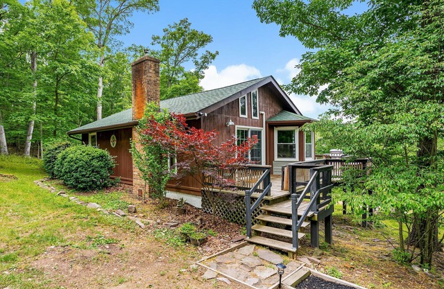 Modern w Mountain Views, Deck & Fire Pit