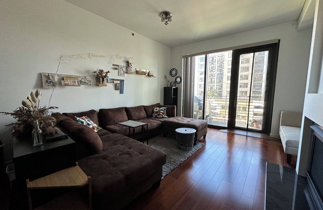 Modern, Walkable 2BR/2B condo in Pearl District, Portland w/ AC, Wifi, Smart TV