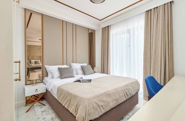 Moderna Luxury Apartments- Studio