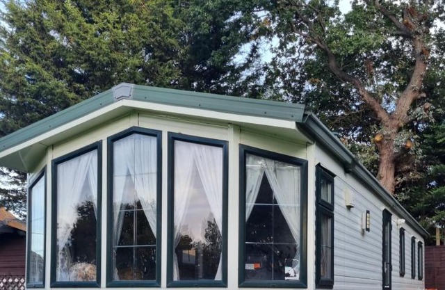 Modernised 3 Bedrooms Mobile Home