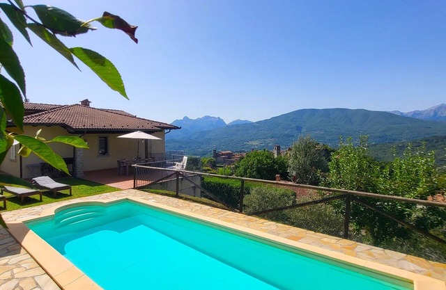 Montepigoli, piscina privada, vistas, a pie de restaurantes / pueblo, WIFI!