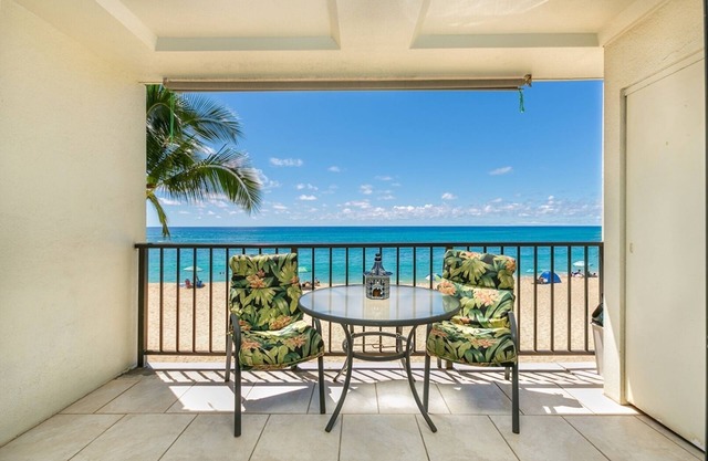¡INCREÍBLE VISTA! JUSTO EN LA MEJOR PLAYA! PISCINA, TINA CALIENTE, TENIS, PKG / WFi GRATIS