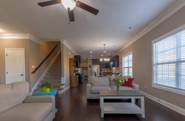 Monthly Pet Friendly 4 Bedroom Family Home