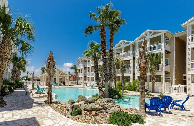 Padre like a Rockstar | Pool | Blocks from the Beach | Optional ATV