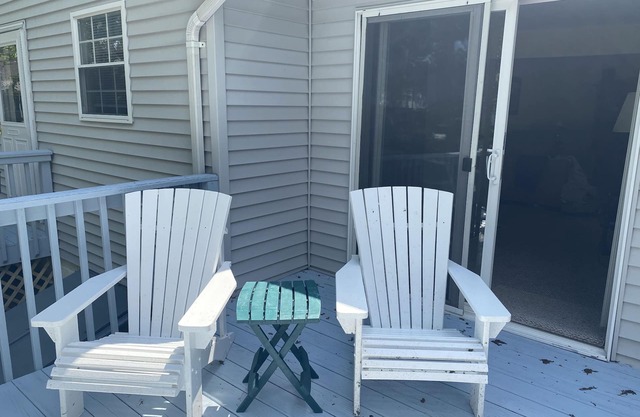 Monthly Summer Rental Home - beach passes included!