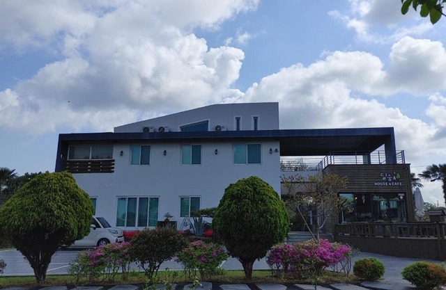 Moon Forest Guesthouse