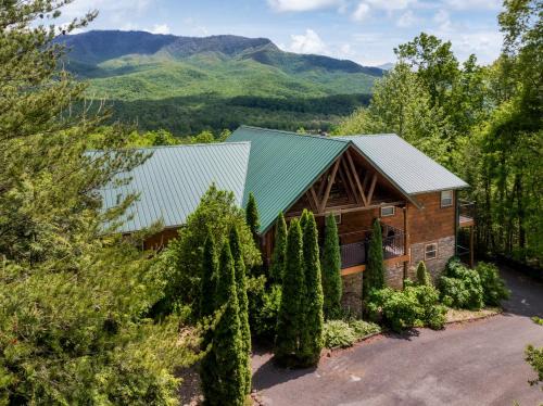Moonshine Mtn - HugeLodge - Views - September Deals - Game Rm - Hot Tub - Fire Pit