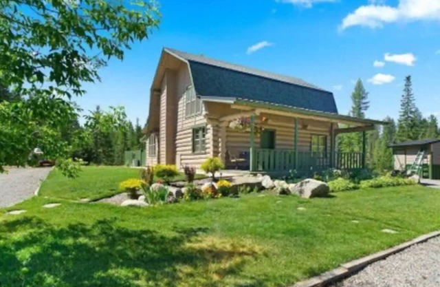 Moose tracks lodge - 9 miles from Silverwood