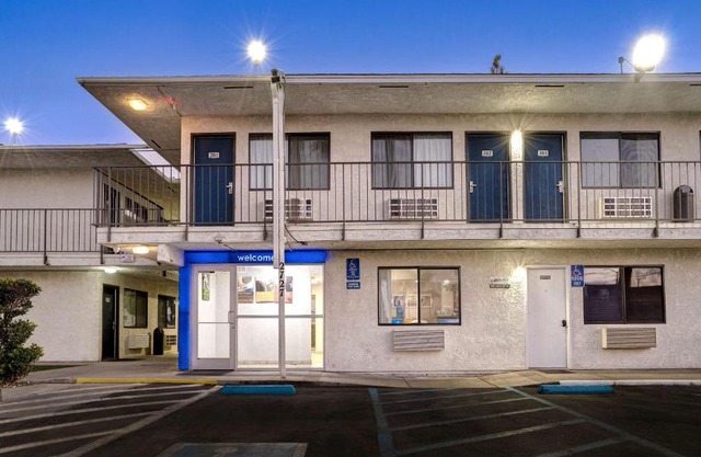 Motel 6-Bakersfield, CA - South