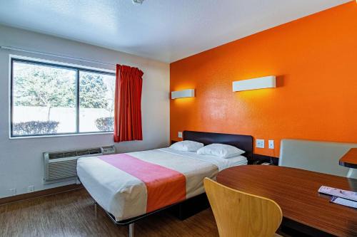 Motel 6-Palatine, IL - Chicago Northwest