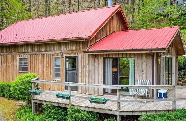 Rustic Mountain Cabin w/ Hot Tub, Outdoor Fireplace & Cozy Loft
