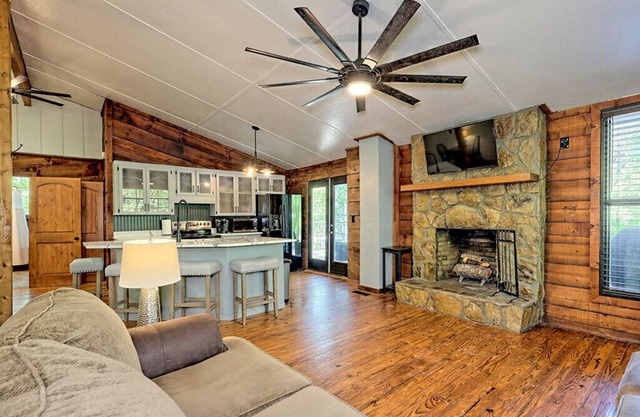 Mountain Charm on Lake Burton in this 3-bedroom Apartment