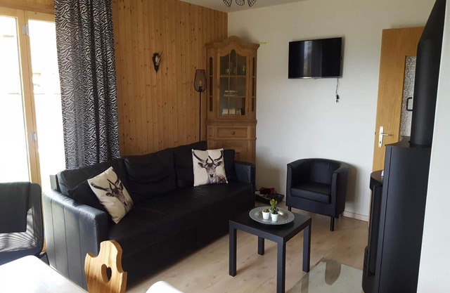 Agradable apartamento con patio en colinas