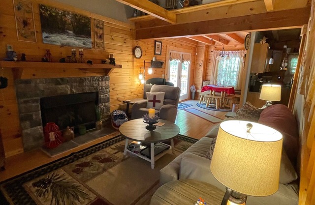 Mountain High, located on Bluff Mountain in Seymour TN. Peaceful, quaint getaway