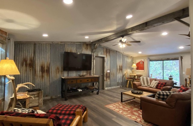 Mountain Retreat! Nestled in the serene beauty of Palisades, Idaho.