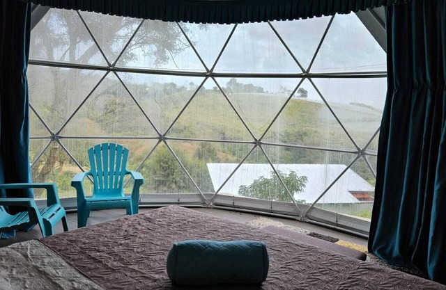 Domo vista a la montaña, apto para mascotas, senderos y Cerca Volcán Poas