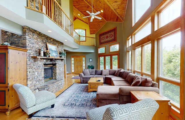 Mountain view retreat with a hot tub, grill, & firepit - shared athletic courts