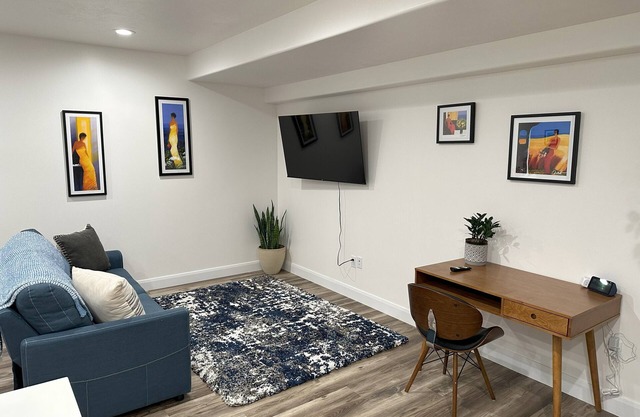 Mountain-View Studio / Hot Tub / 22 Min to Salt Lake City / Private Entry
