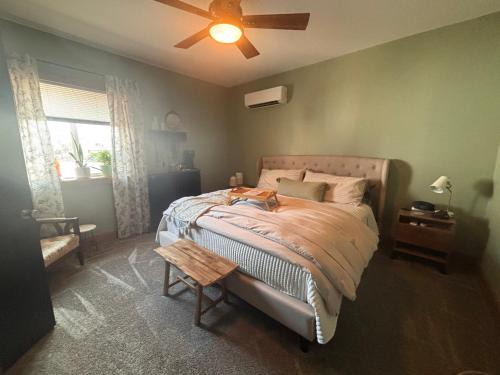 Mountain View Suite close to downtown
