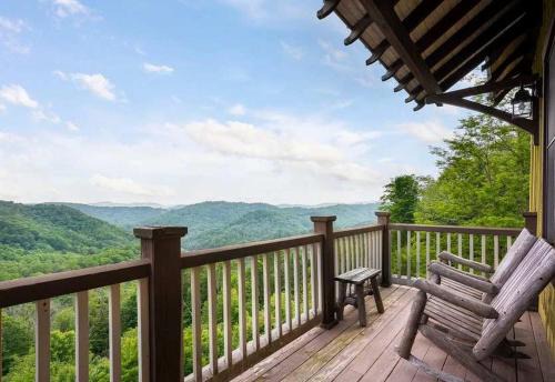 Mountain Views Hot Tub Foosball Dog Friendly
