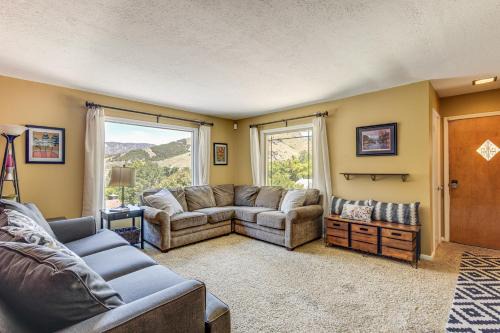 Mountain Views Walkable Lava Hot Springs Home!