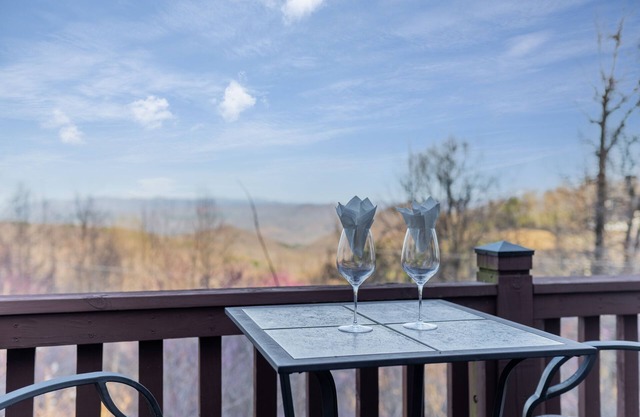Mountaintop Getaway - Views, Fireplace, and Movie Room!