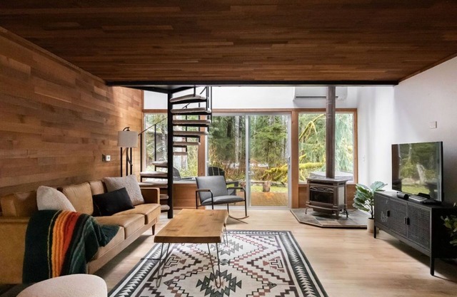 Mt Baker Cabin w/ Hot Tub, Sauna, Firepit, BBQ