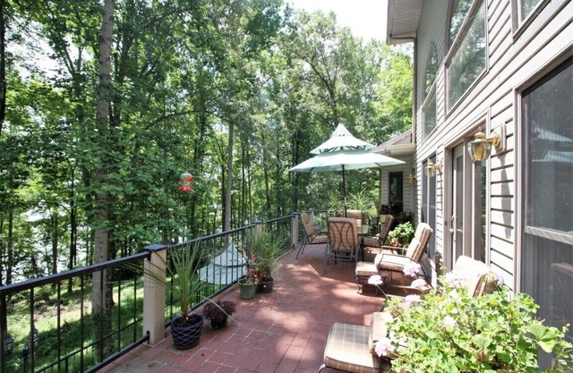 GREAT MULTIFAMILY Sleeps 16 - HEATED POOL--2 SLIPS- OPEN NOW- DISCOUNT PRICE