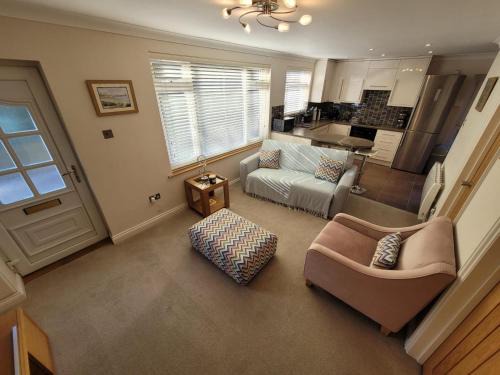 Mumbles Cottage - Sleeps 4 - Pets Ok - Parking