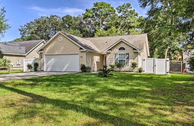 Murrells Inlet Home with Patio about 3 Mi to Beach!