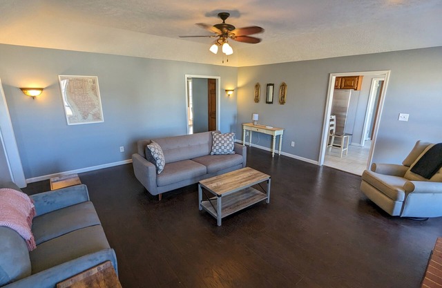 N. Jackson 3BR Oasis - Walk to Stores & Food