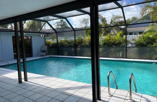 Naples Luxury 4BDR+Den POOL Home