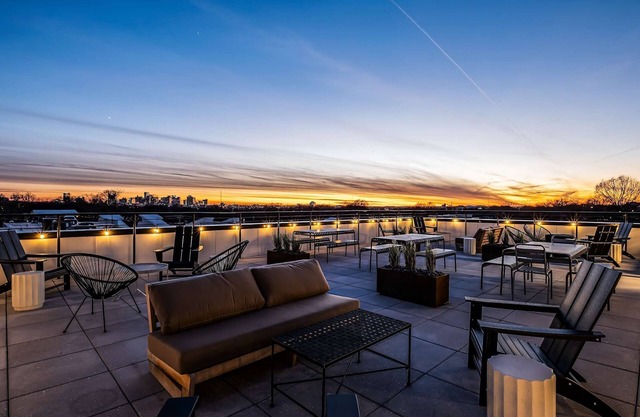 Nashville Vibes Rooftop Karaoke Fire Pit Downtown