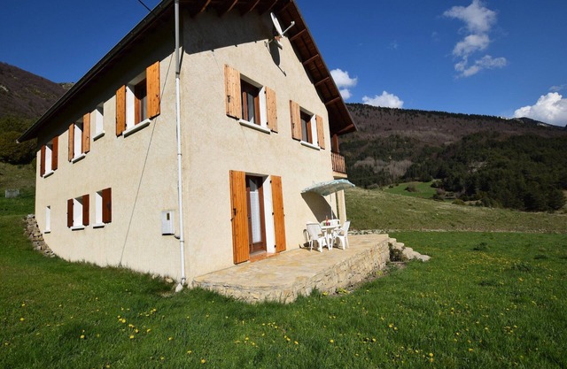 Apartamento en Lus cerca de esquí y montañas