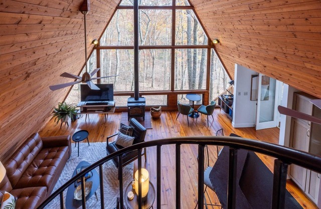 Last-Minute Summer Escape! 15% Off August!