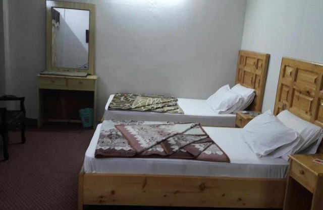Naveed Tourist Inn
